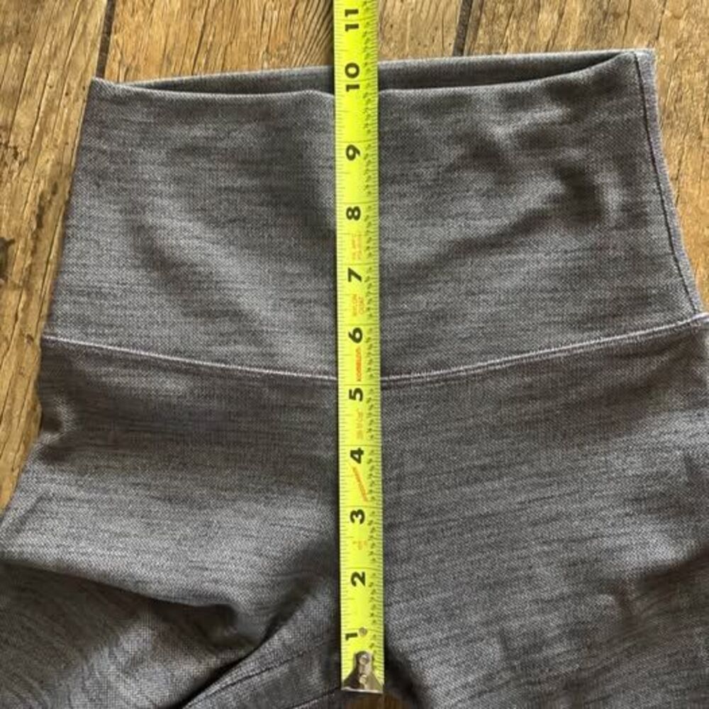 Lululemon Grey Black Cropped 21" Leggings Sz 2 XS S - Picture 2 of 2
